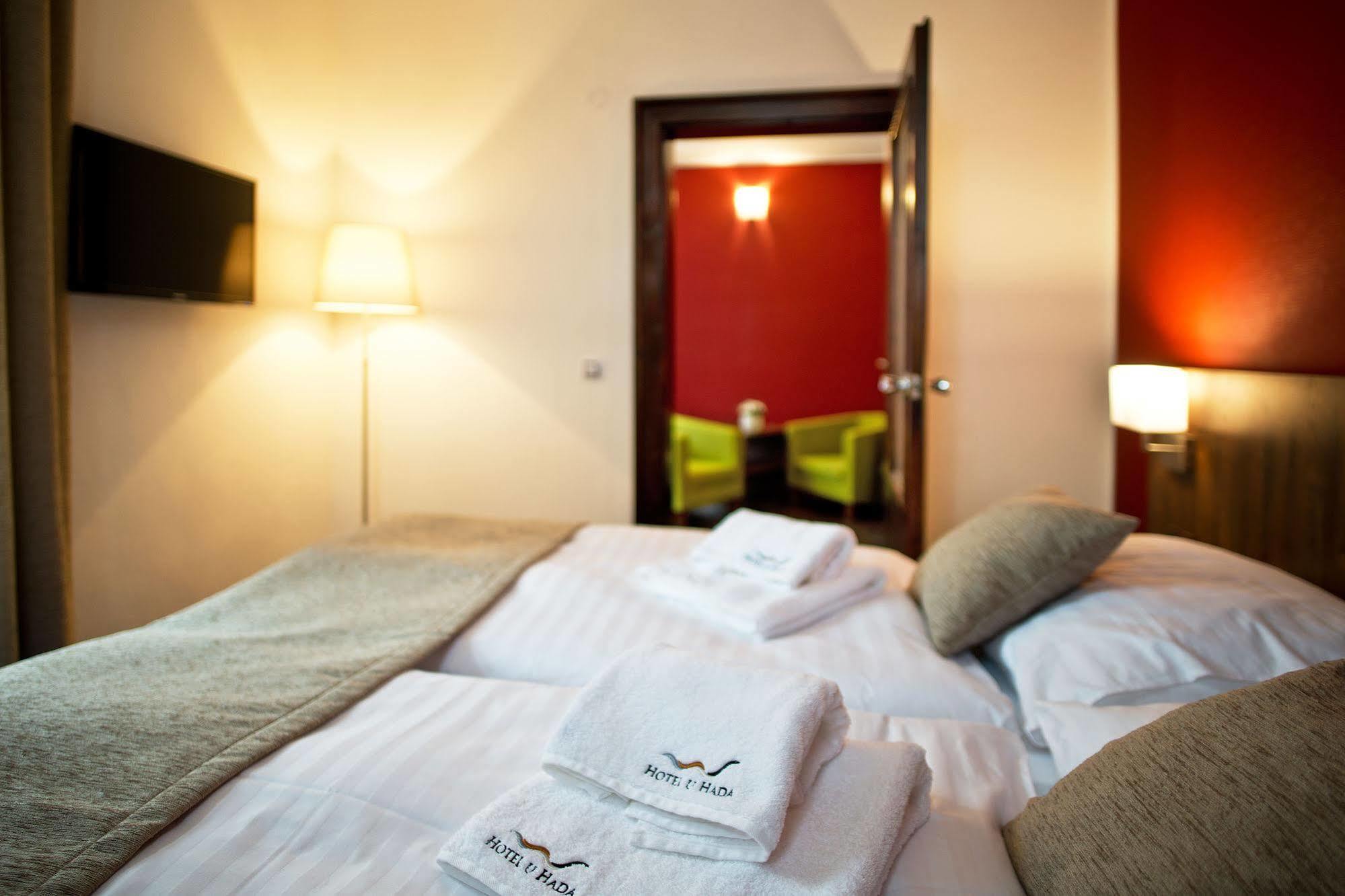 Hotel U Hada Zatec Exteriör bild